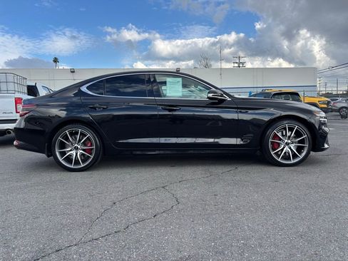 Used 2025 Genesis G70 2.5T image 3