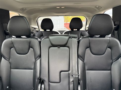 Used 2023 Volvo XC90 B5 Core w/ Climate Package image 29