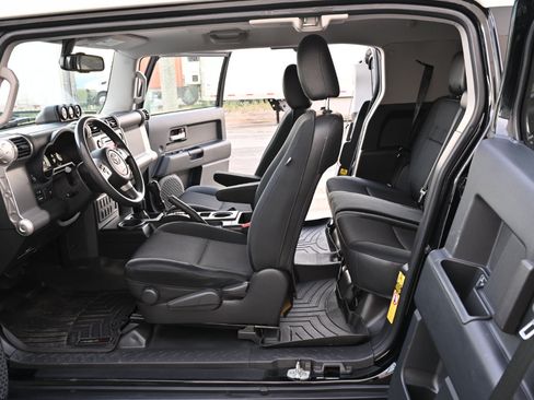 Used 2011 Toyota FJ Cruiser 4WD w/ Convenience Pkg image 15