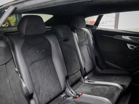 Used 2023 Lamborghini Urus Performante AWD/4WD image 39