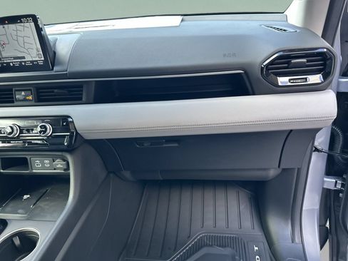 Certified 2025 Honda Pilot Touring image 21