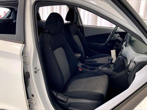 Used 2019 Hyundai Kona SE FWD image 16