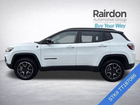 Used 2026 Jeep Compass Trailhawk AWD/4WD image 4
