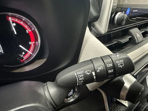 Used 2025 Toyota RAV4 XLE AWD/4WD image 22
