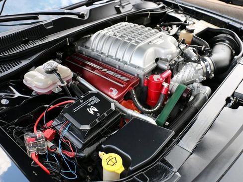 Used 2018 Dodge Challenger SRT Hellcat RWD image 43
