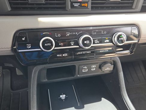 Used 2024 Honda Pilot EX-L image 18