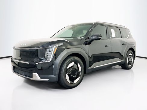 Used 2024 Kia EV9 Wind AWD/4WD image 3