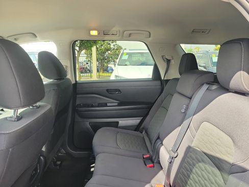 Used 2025 Nissan Pathfinder SV FWD image 12