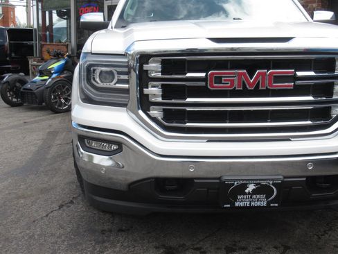 Used 2018 GMC Sierra 1500 SLT AWD/4WD image 3