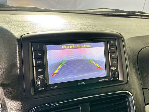 Used 2018 Dodge Grand Caravan GT image 17