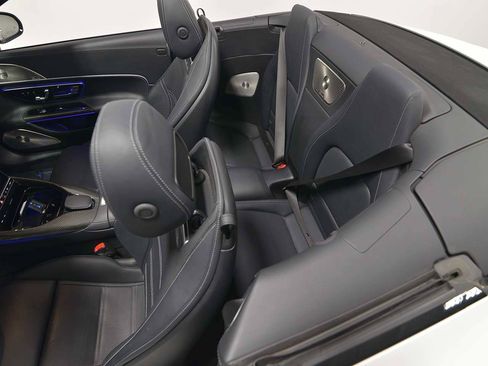 Used 2022 Mercedes-Benz SL 55 AMG AMG SL 55 image 11