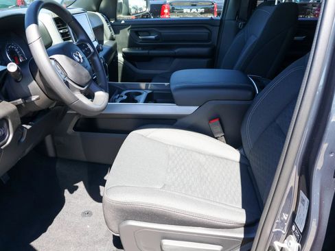 New 2026 RAM 1500 Express AWD/4WD image 4