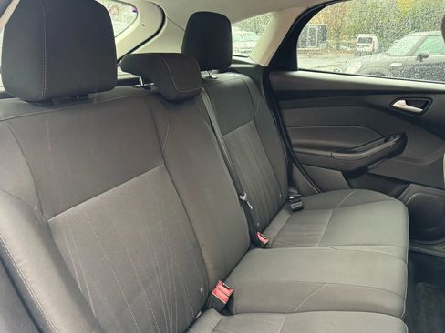 Used 2015 Ford Focus SE image 18