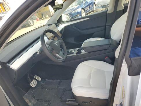 Used 2023 Tesla Model Y Performance AWD/4WD image 10