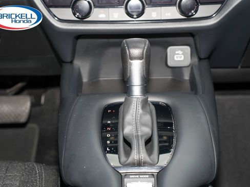 Certified 2023 Honda HR-V LX image 25