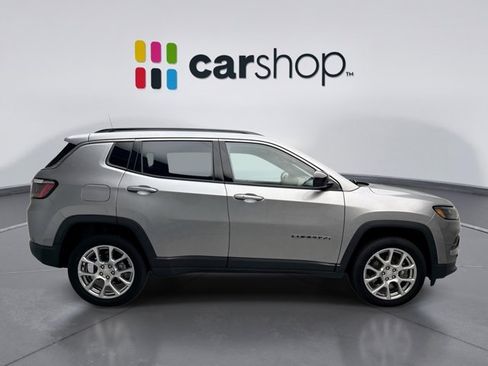 Used 2023 Jeep Compass Latitude AWD/4WD image 6