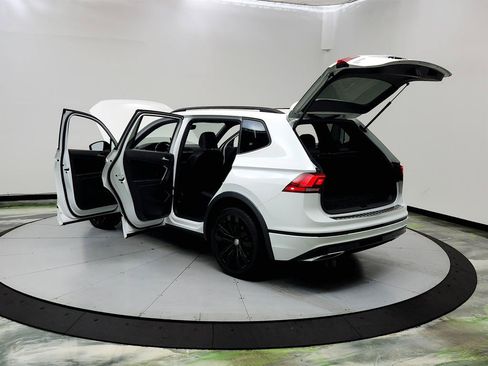 Used 2021 Volkswagen Tiguan SE R-Line FWD image 12