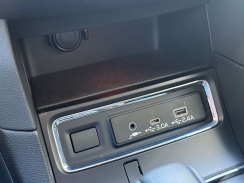 Certified 2025 Subaru Ascent Premium image 17