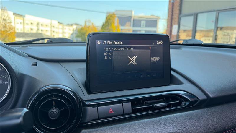 Used 2018 MAZDA MX-5 Miata Club RWD image 19