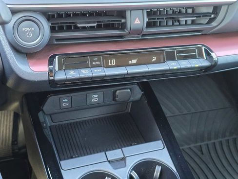 Used 2026 Toyota Prius Plug-In Hybrid image 24