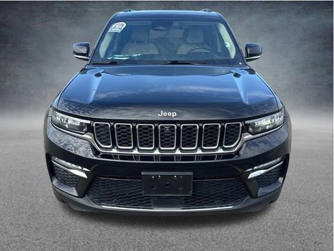Used 2022 Jeep Grand Cherokee Limited w/ Luxury Tech Group II RWD image 3