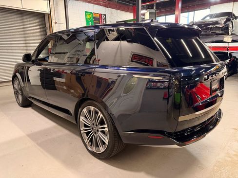 Used 2025 Land Rover Range Rover Long Wheelbase SE AWD/4WD image 11
