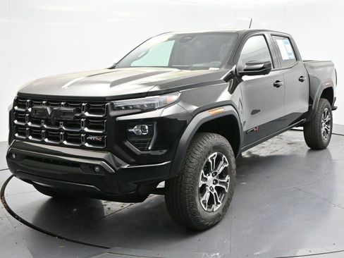 Used 2025 GMC Canyon AT4 w/ Technology Plus Package image 3