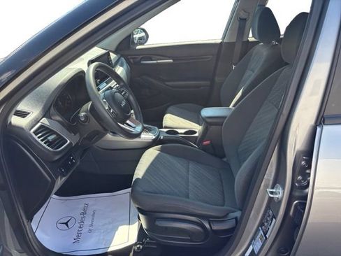 Used 2023 Kia Seltos LX AWD/4WD image 10