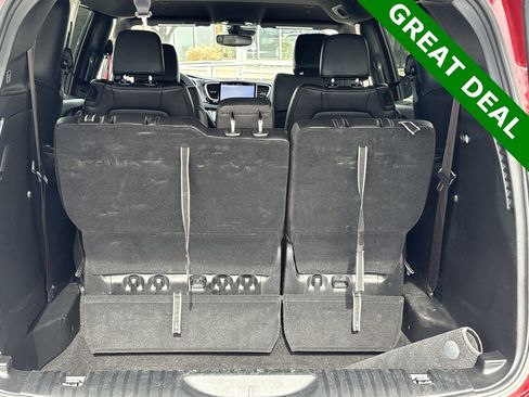 Used 2025 Chrysler Pacifica Select image 41