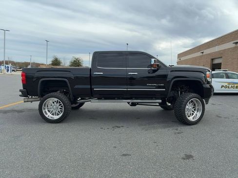 Used 2015 GMC Sierra 2500 Denali w/ Duramax Plus Package image 6