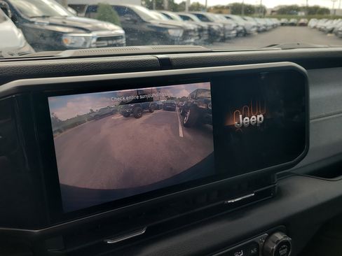 Used 2024 Jeep Wrangler Unlimited Sport AWD/4WD image 20