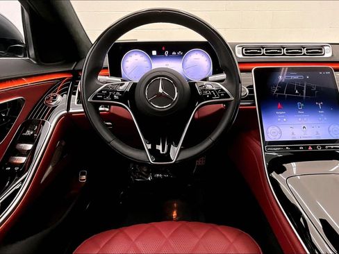 Used 2026 Mercedes-Benz S 580 4MATIC Sedan image 4