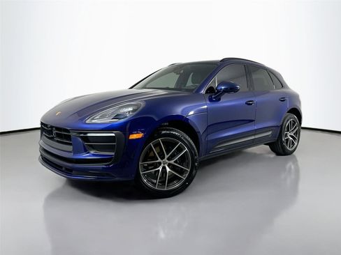 Certified 2026 Porsche Macan AWD/4WD image 1