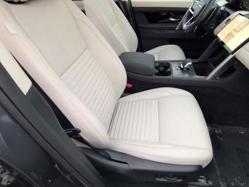 Used 2025 Land Rover Discovery Sport S image 23