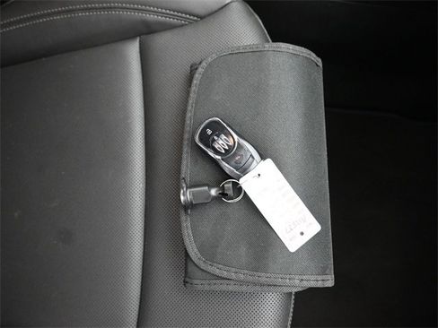 Used 2024 Buick Encore GX Sport Touring image 10