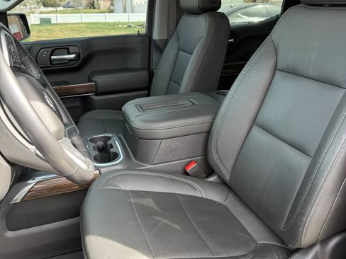 Used 2020 Chevrolet Silverado 1500 LT Trail Boss AWD/4WD image 9