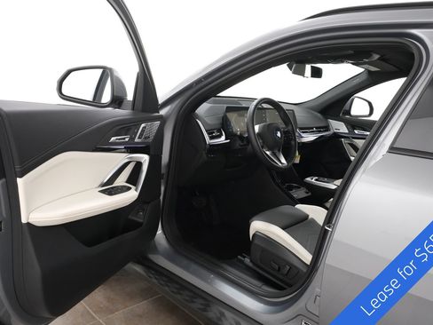 Used 2025 BMW X2 xDrive28i w/ Technology Package AWD/4WD image 22