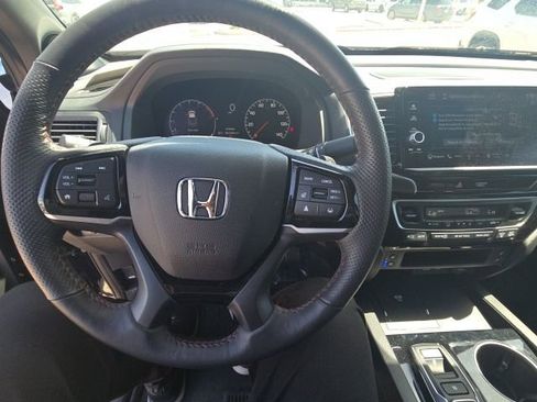 Certified 2025 Honda Ridgeline Black Edition image 7