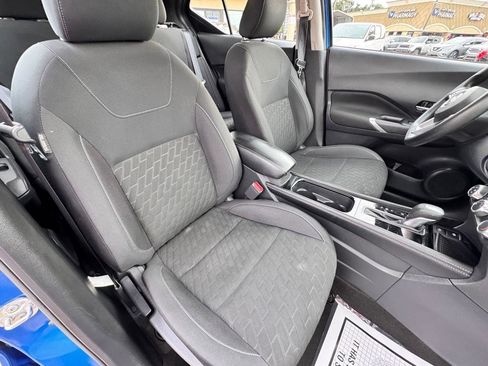 Used 2023 Nissan Kicks SV FWD image 16