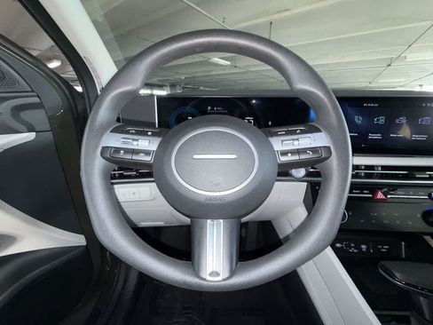 Used 2025 Hyundai Tucson SEL FWD image 15