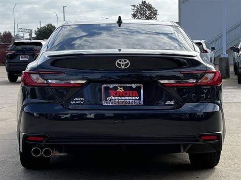 Used 2025 Toyota Camry Hybrid image 5