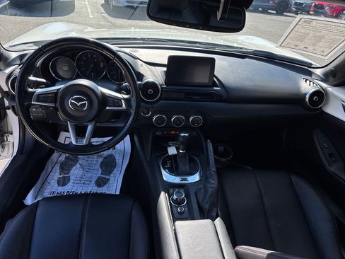 Used 2019 MAZDA MX-5 Miata RF Grand Touring w/ Appearance Package image 11