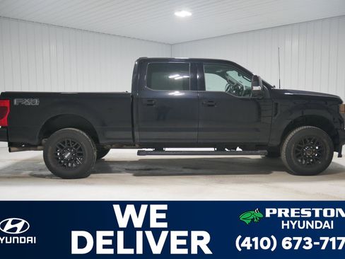 Used 2022 Ford F250 Lariat w/ Black Appearance Package image 4