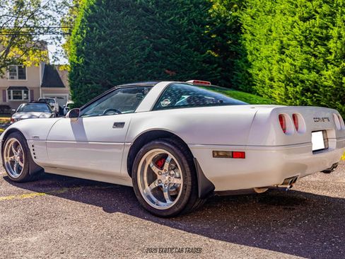 Used 1991 Chevrolet Corvette ZR-1 image 6