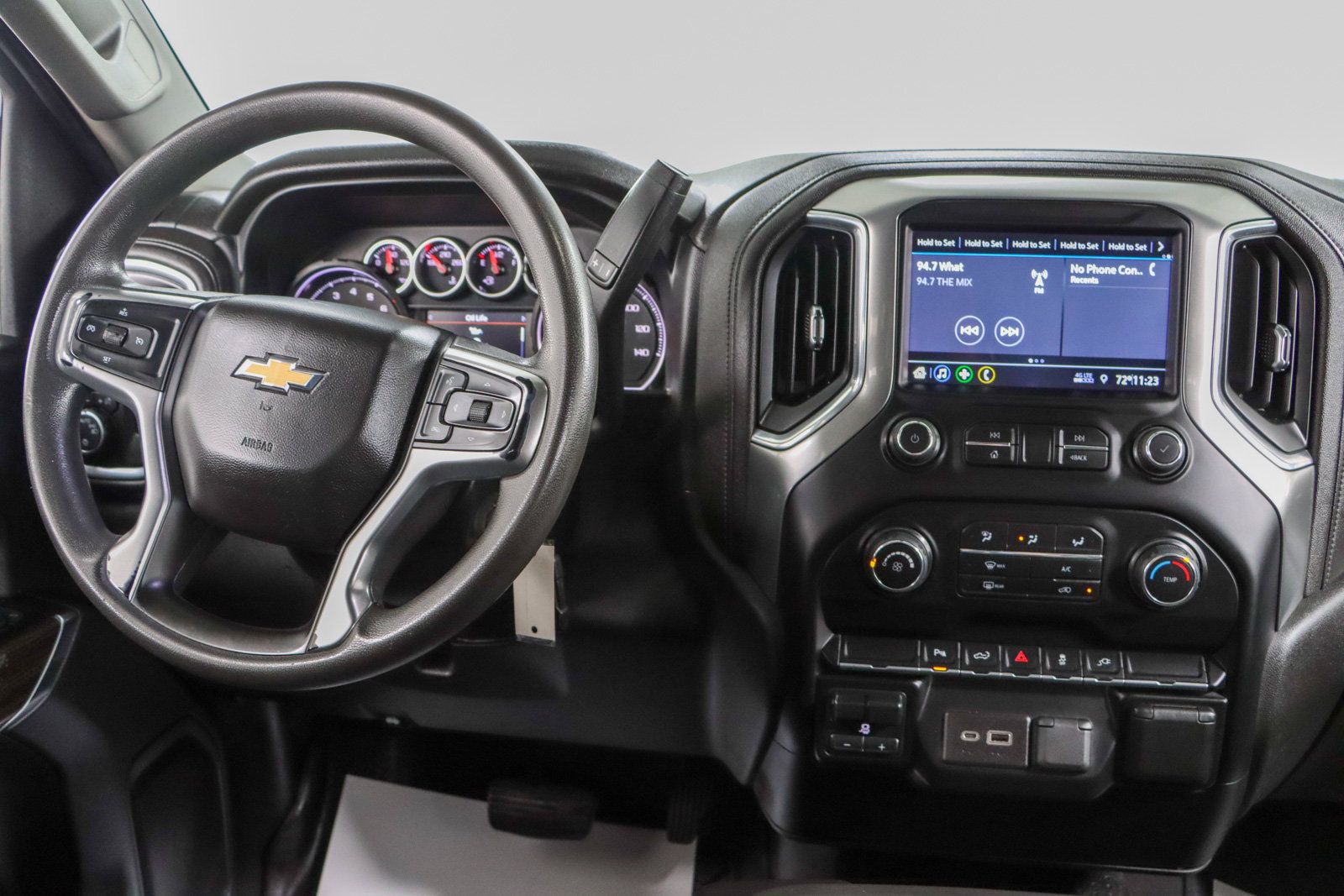 Used 2022 Chevrolet Silverado 2500 LT AWD/4WD image 17