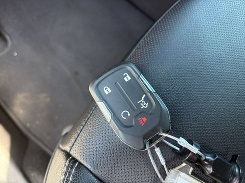 Used 2024 GMC Terrain SLT AWD/4WD image 22