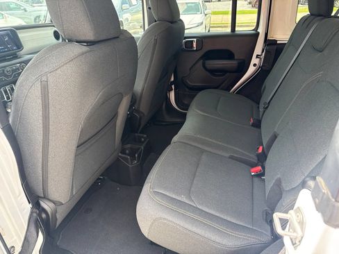 Used 2025 Jeep Wrangler Unlimited Sport AWD/4WD image 12