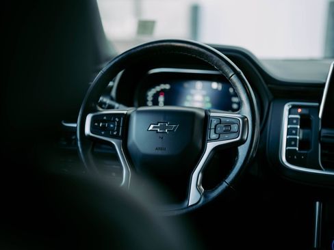 Used 2022 Chevrolet Tahoe Z71 image 13