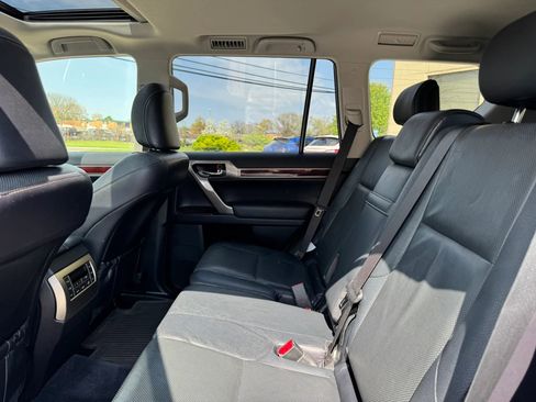 Used 2016 Lexus GX 460 w/ Premium Package AWD/4WD image 38