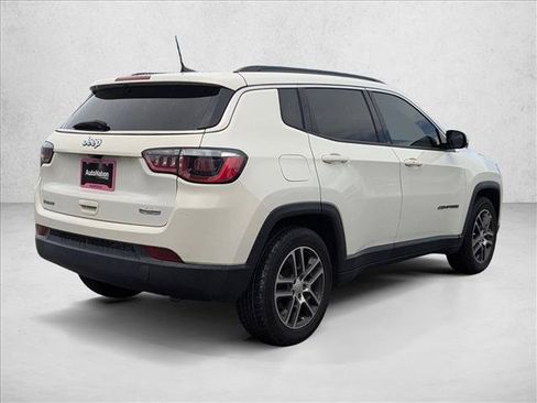 Used 2019 Jeep Compass Latitude FWD image 5